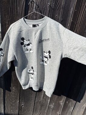 Mickey Mouse Gray Graphic Sweatshirt